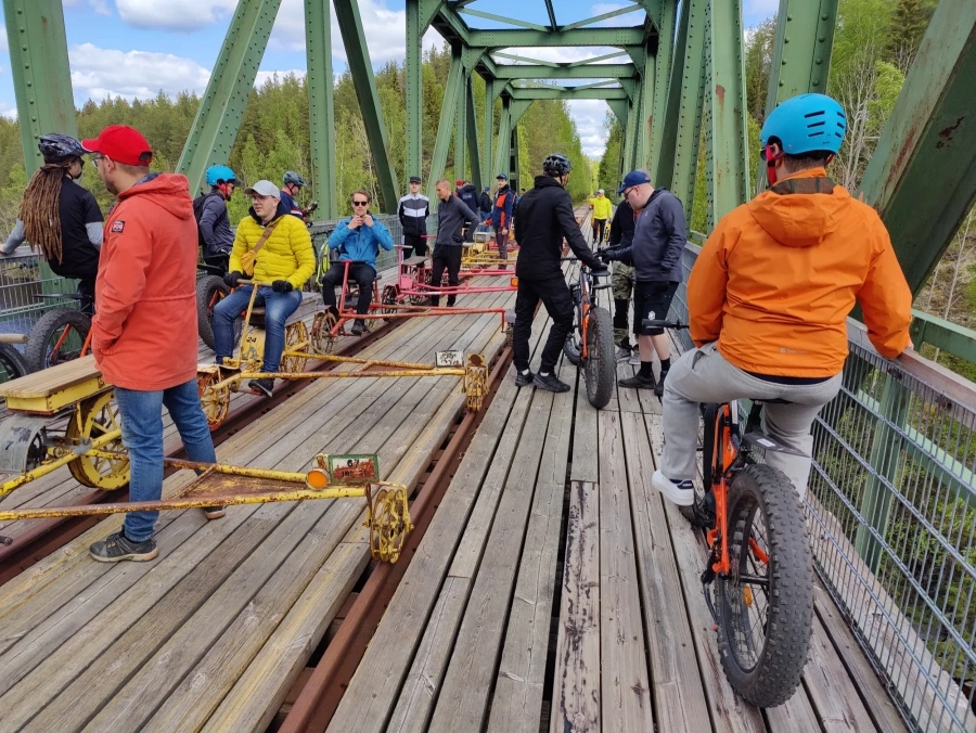 Wapiceans going biking