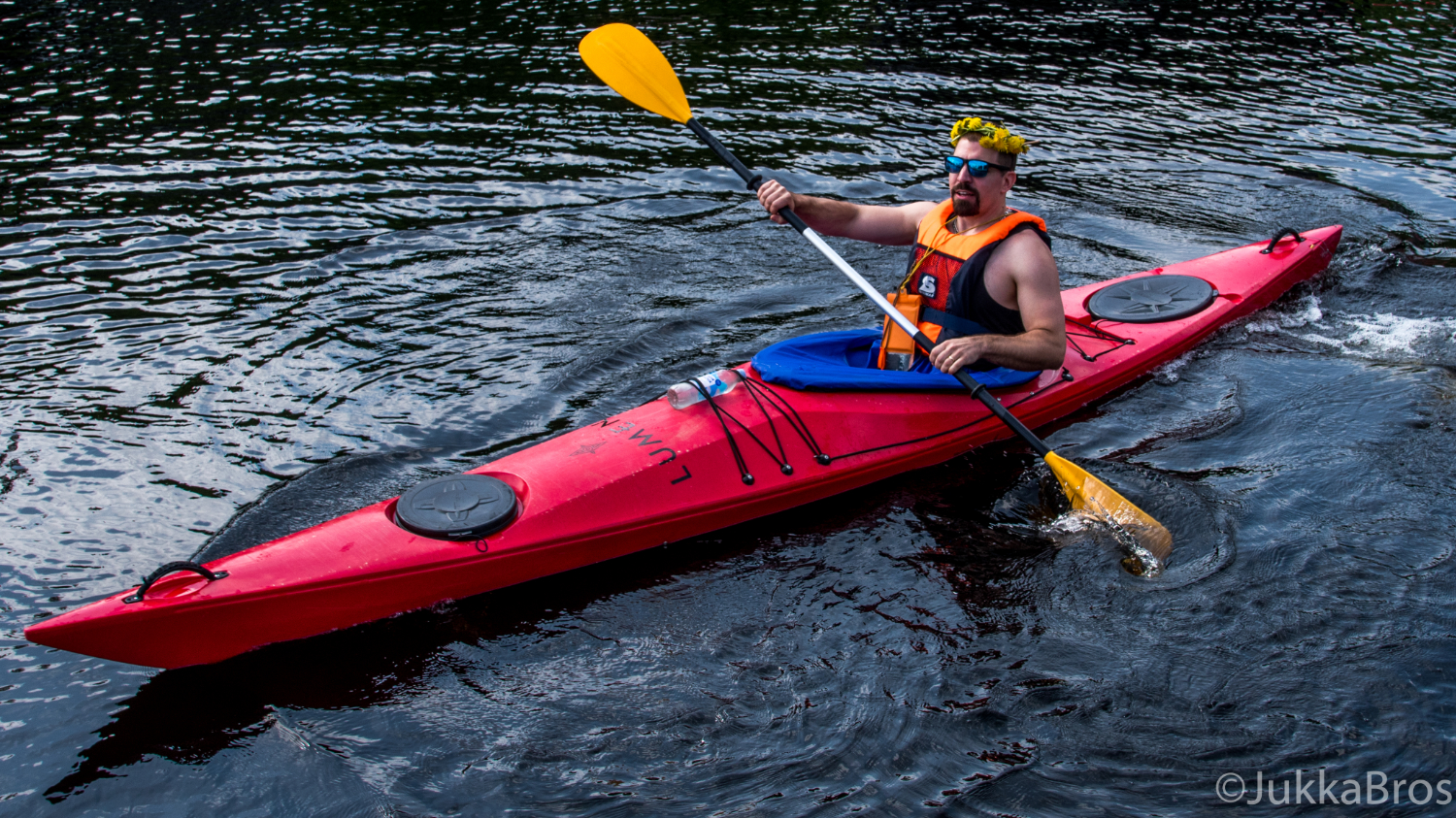 Lassi Niemistö canoeing