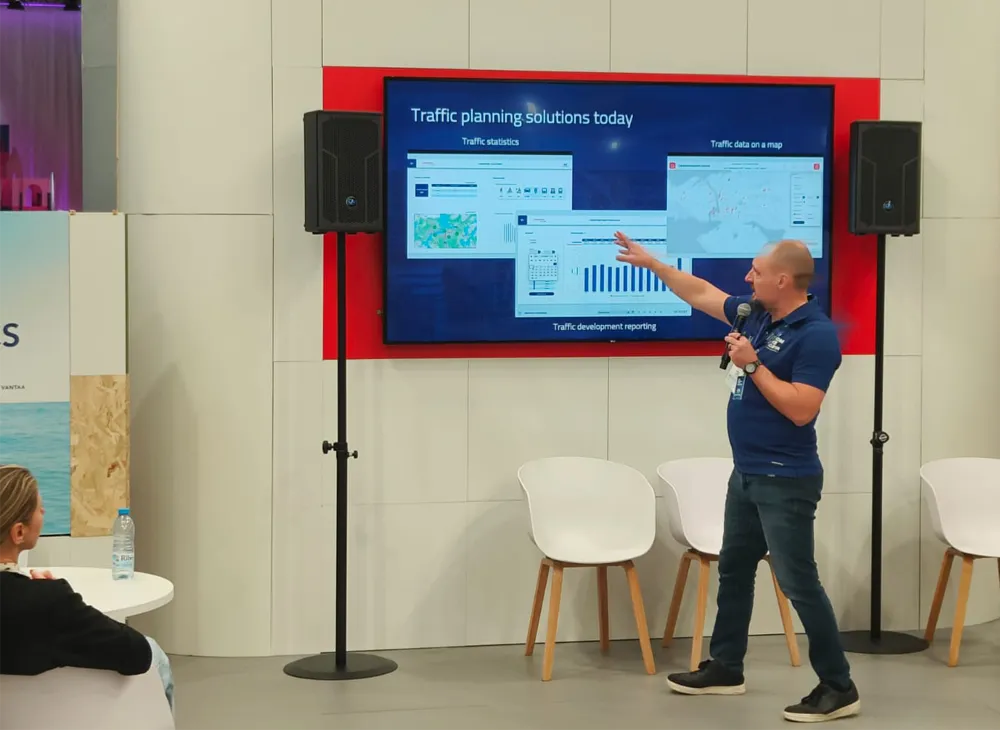 Jari Kuusisto presenting at BCN 2025